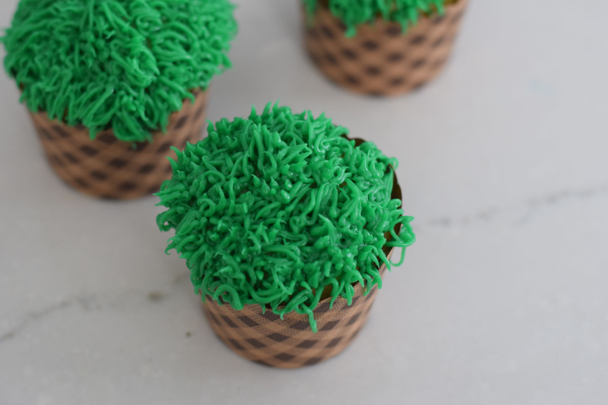 grass frosted cupcake