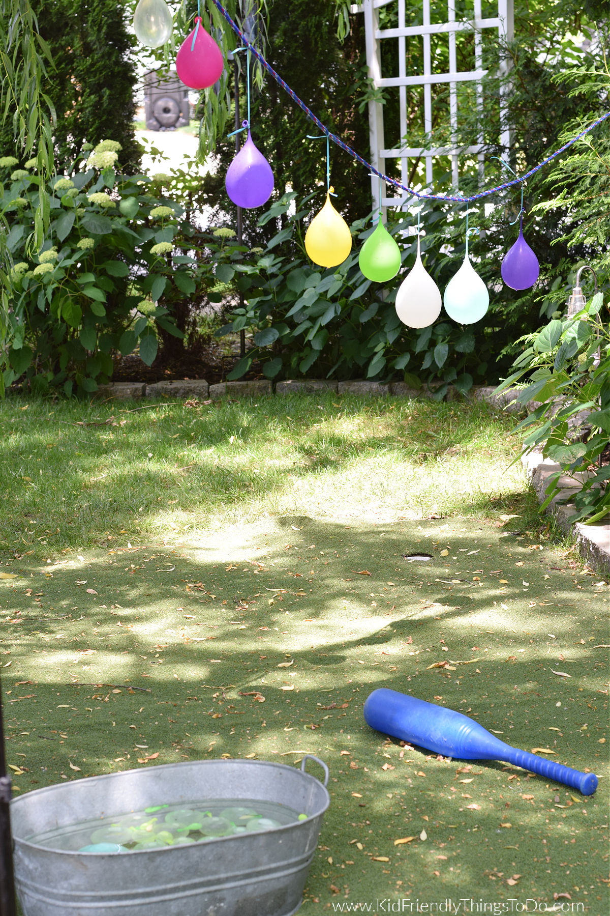 water balloon pinata game 