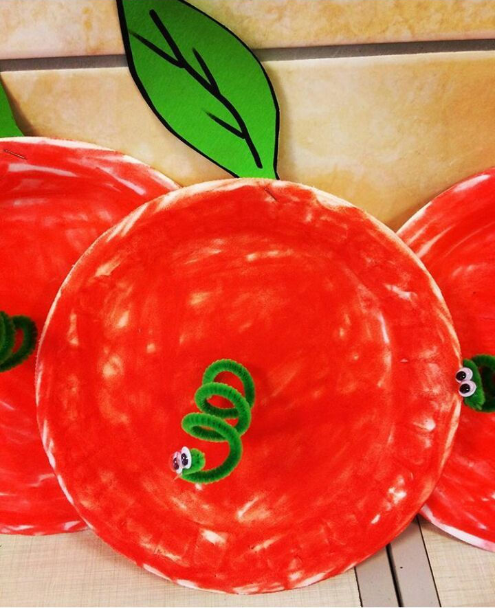 paper plate apple with worm craft 