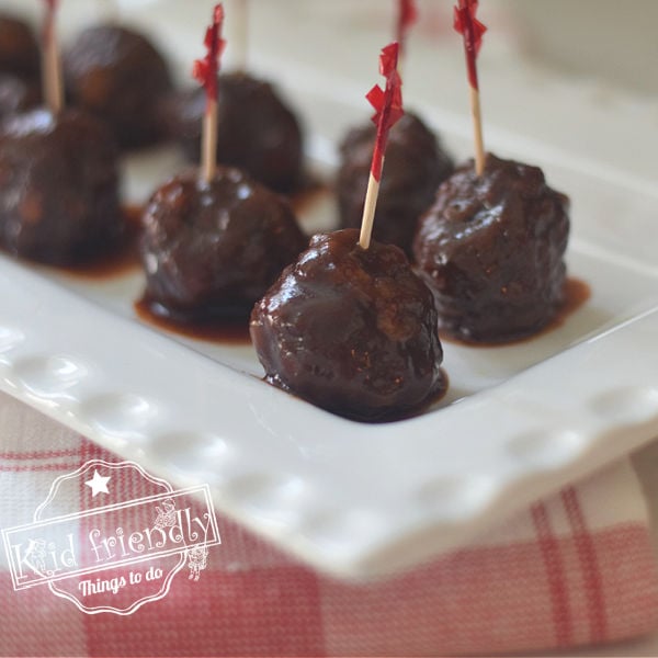 Grape Jelly with Chili Sauce Meatball Appetizer | Kid Friendly Things To Do