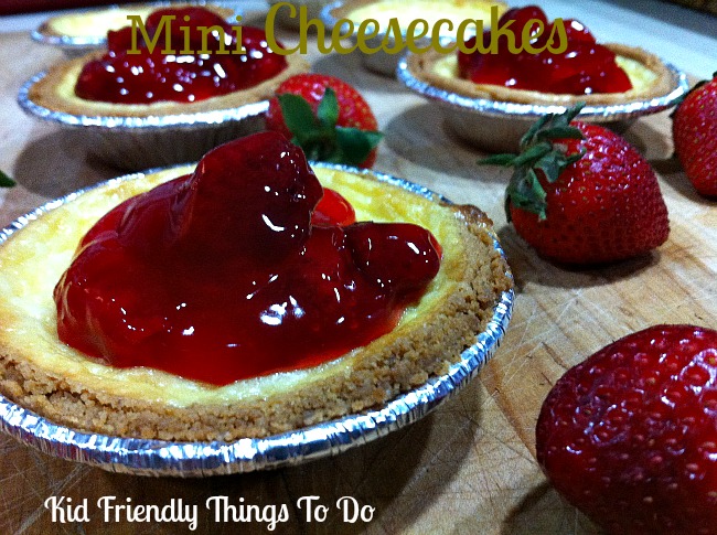 Mini Cheesecakes are so cute and perfect for Valentine's Day!