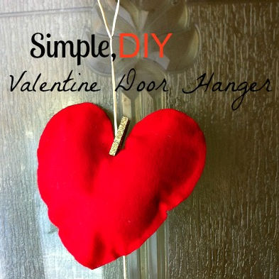 Simple “Felt & Clothespin” Valentine Door Hanger