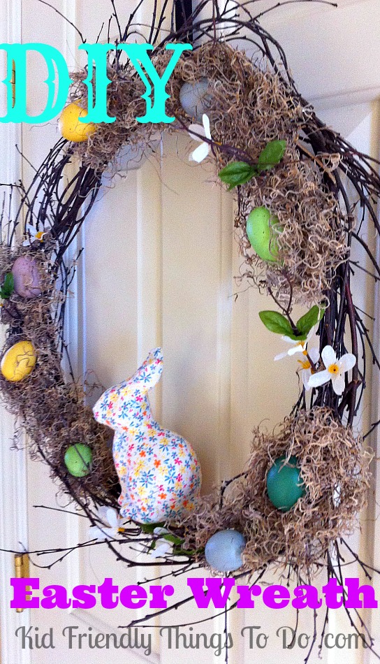 DIY Easter Wreath with a bunny and eggs 