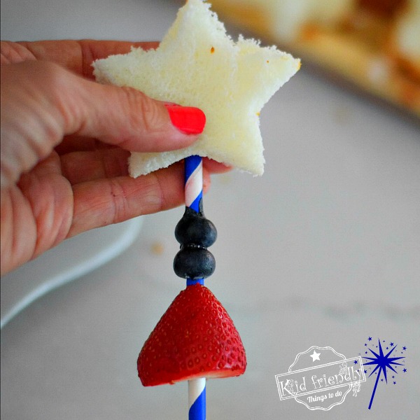 You are currently viewing Angel Food Cake and Fruit Summer Sparklers – Patriotic Treats