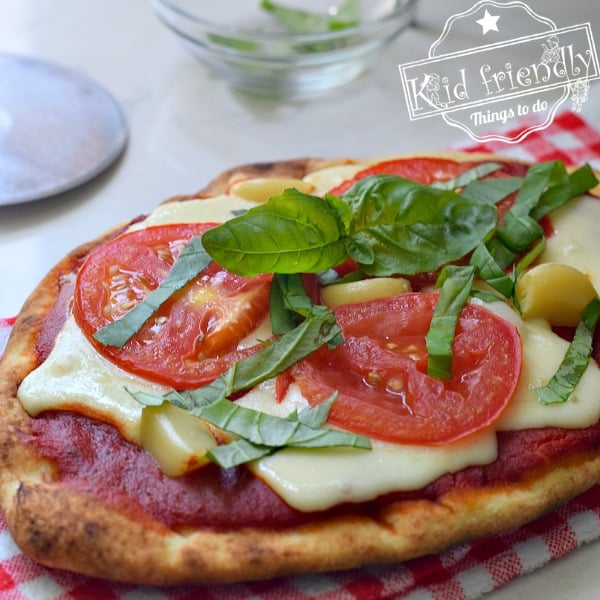 {The Best} Homemade Margherita Pizza Recipe on Naan Bread | Kid Friendly Things To Do