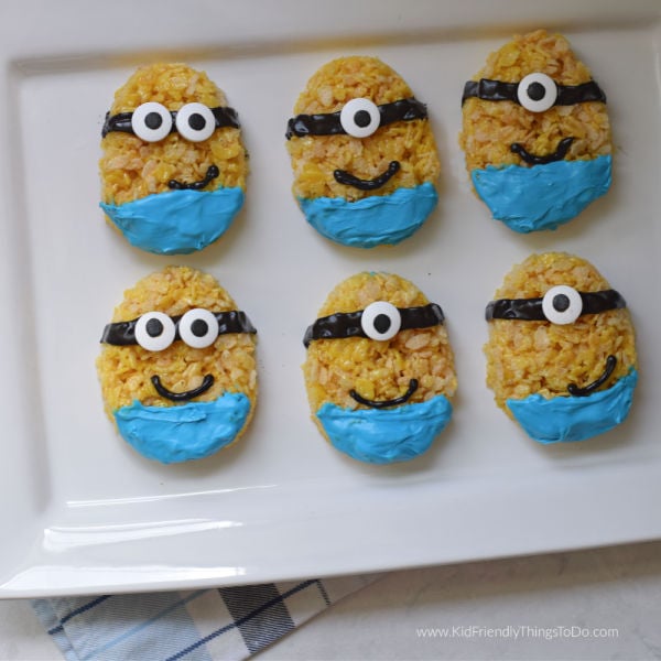You are currently viewing Minion Rice Krispies Treats Fun Food Idea
