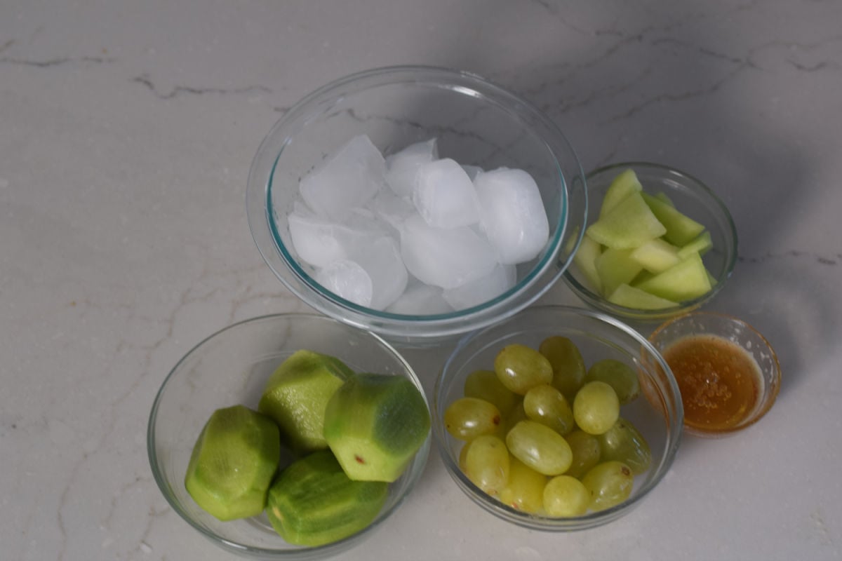 ingredients for fruit green smoothie