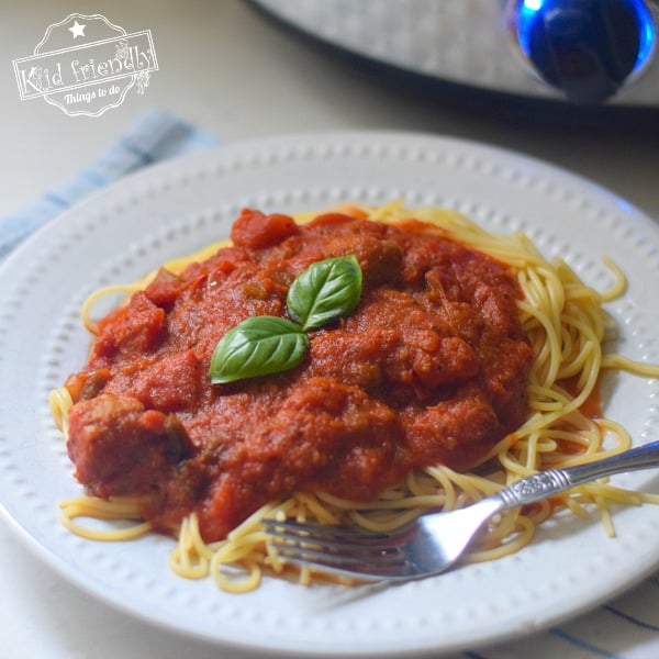Slow Cooker Spaghetti Sauce with Italian Sausage | Kid Friendly Things To Do