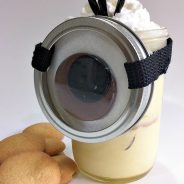 BANANA! Banana Pudding in a Minion Mason Jar! What a fun idea for Minion birthday parties. The kids will love this fun Minion party food!