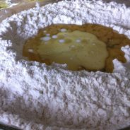 "No Roll" Flakey Pie Crust Recipe! No messes, just simple, easy and delicious pie crust. I love this!