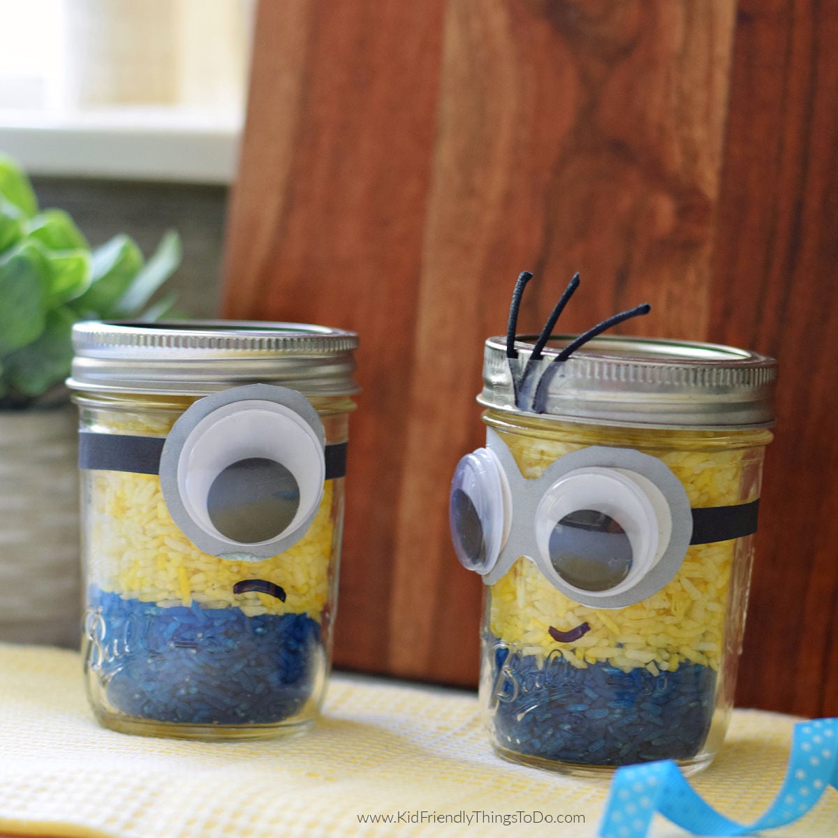 minion jar craft with colored rice and printable goggles