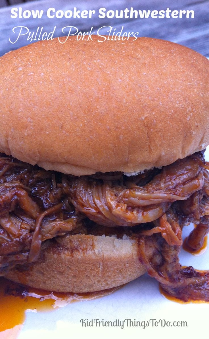 You are currently viewing Slow Cooker Southwestern Pulled Pork Sliders