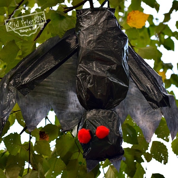 DIY Bat Craft for Halloween | Kid Friendly Things To Do