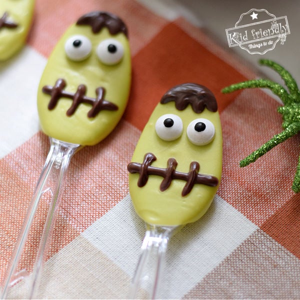 Read more about the article Frankenstein Hot Chocolate Spoons {A Halloween Treat}