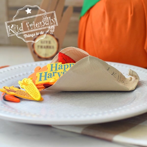 A Paper Plate Cornucopia Craft {and Place Setting} | Kid Friendly Things To Do