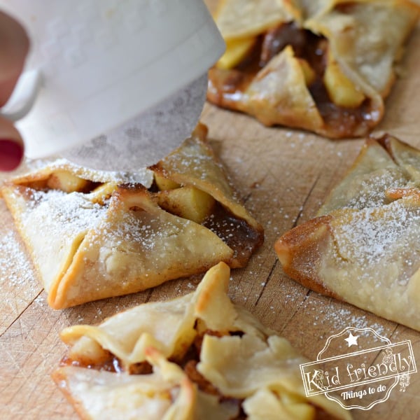 Easy Caramel Apple Hand Pies | Kid Friendly Things To Do