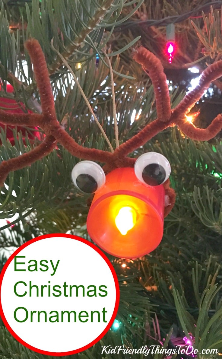 Easy Rudolph Christmas Ornament. This  is probably the easiest ornament I've ever made with kids!  - KidFriendlyThingsToDo.com