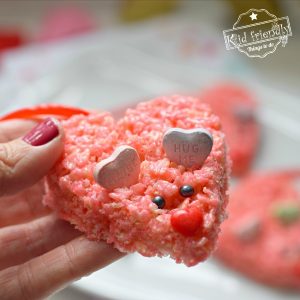 Read more about the article Rice Krispies Treats Mice {Valentine Dessert Treat} | Kid Friendly Things To Do