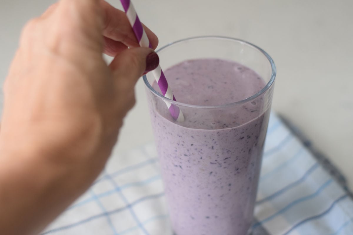 blueberry belVita smoothies 