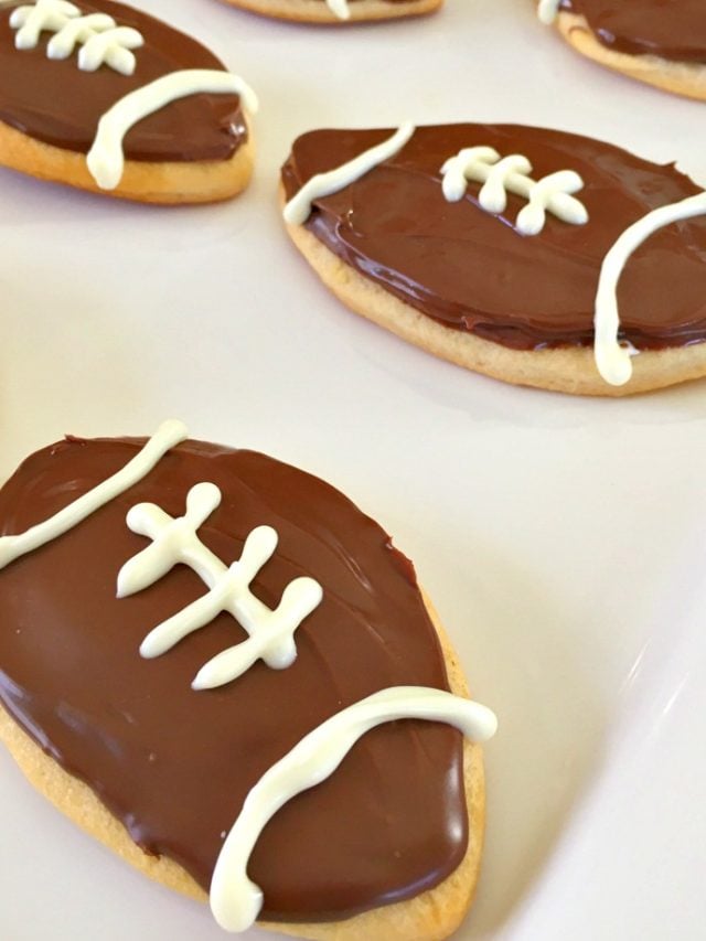 Chocolate Football Crescent Snacks - a fun football party food! - KidFriendlyThingsToDo.com