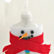 DIY Snowman Soap Dispenser Craft. This is so easy to make, and adds so much fun to the kid's bathroom. KidFriendlyThingsToDo.com