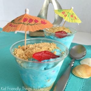 Read more about the article Ice Cream and Graham Cracker Mini Beaches