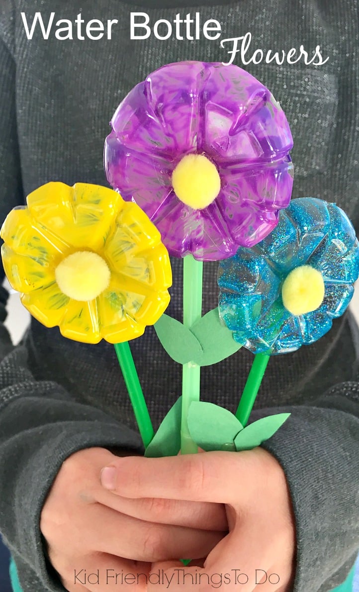 Water Bottle Flowers Craft for Kids - Easy to do and perfect for Mother's Day, spring or summer crafts - KidFriendlyThingsToDo.com