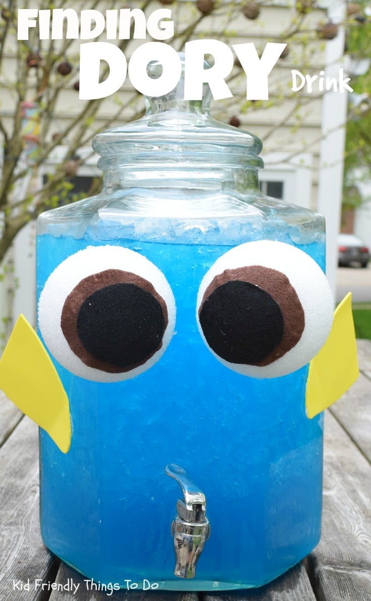 A Finding Dory Party Drink for Kids - This is the perfect drink of an ocean themed or Finding Dory birthday party! - KidFriendlyThingsToDo.com