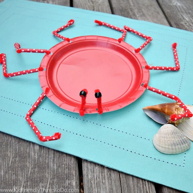 You are currently viewing A Paper Plate Crab Craft