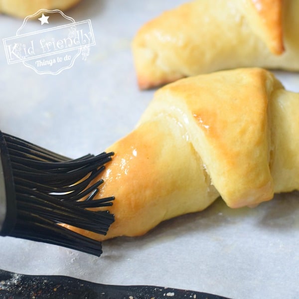 buttered crescent roll