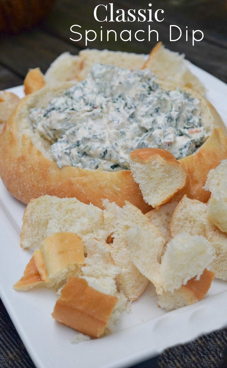 spinach dip in a bread bowl 