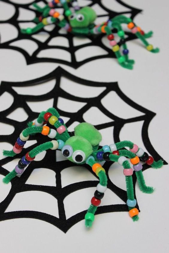 30 + Halloween Crafts and Games for Kids. Great ideas for parties and celebrations - www.kidfriendlythingstodo.com