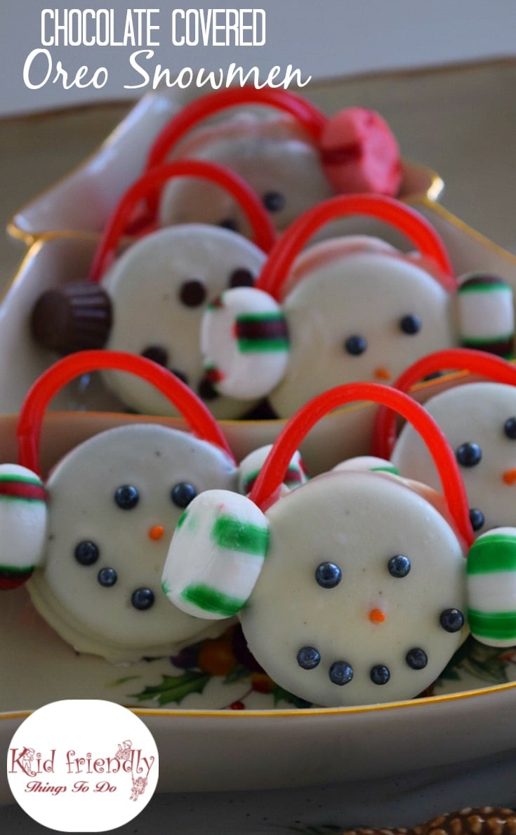 Chocolate Covered Oreo Cookie Snowmen Treats for a Winter Fun Snack - Great for Christmas parties, and hot chocolate bars. fun for kdis - www.kidfriendlythingstodo.com