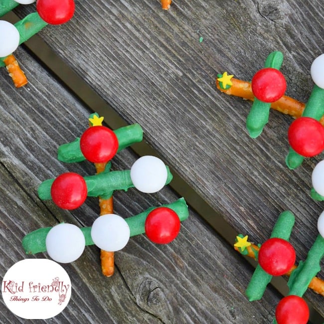 You are currently viewing Simply Rustic Peppermint and Chocolate Covered Pretzel Christmas Tree Treats