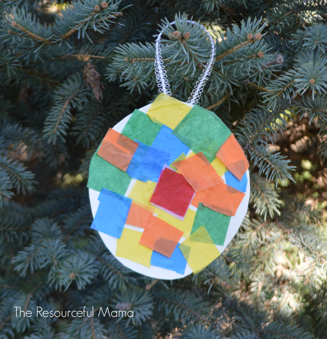 Over 30 Easy to make ornaments for kids Christmas parties at school or just for fun! www.kidfriendlythingstodo.com
