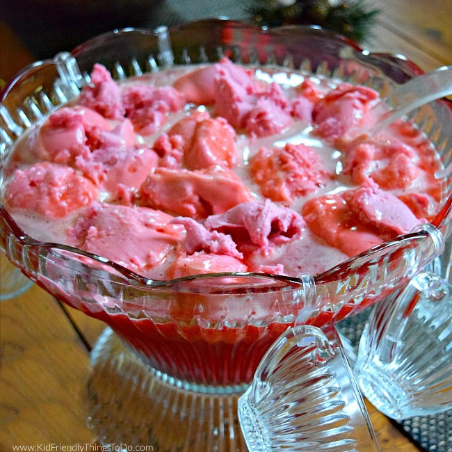Read more about the article Mom’s Recipe for Easy Sherbet Holiday Punch