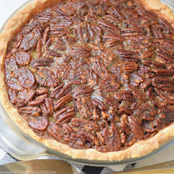 You are currently viewing {Old-Fashioned} Classic Pecan Pie Recipe