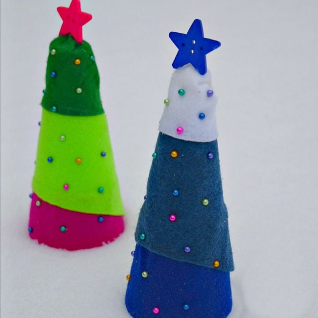 Easy Christmas Tree Craft Using Styrofoam Trees and Push Pins