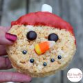 Snowman Rice Krispies Treat for a fun winter or Christmas treat. www.kidfriendlythingstodo.com