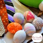 How to dye Easter Eggs with a Neck Tie. This is such a fun Easter craft to do with the kids! www.kidfriendlythingstodo.com