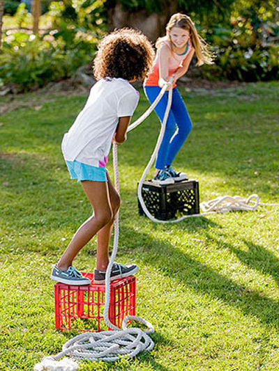 Over 30 Easy DIY Summer Outdoor Games to play with the kids! Water balloon games and more! www.kidfriendlythingstodo.com