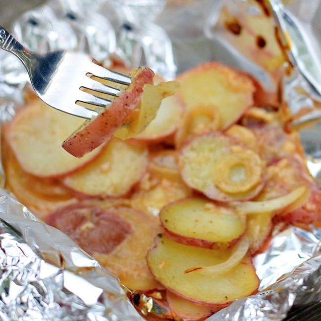 Easy and Savory Grilled Campfire Potatoes in a Foil Packet