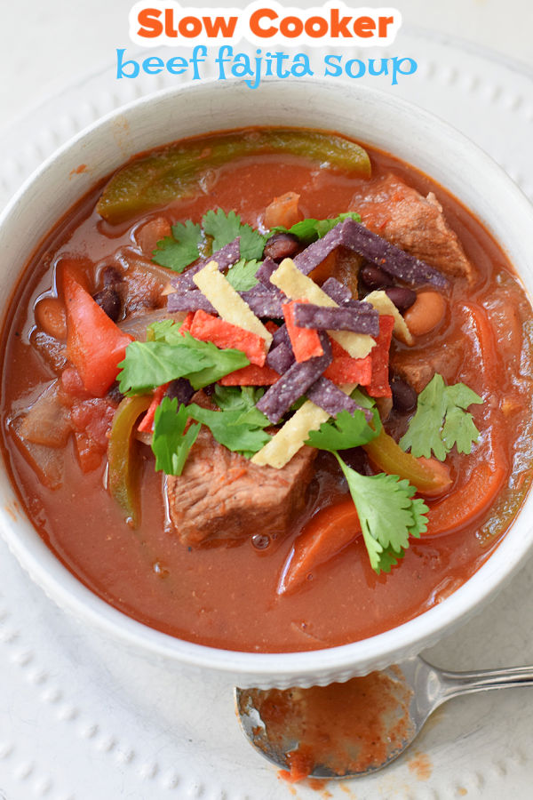 {Easy and Delicious} Slow Cooker Beef Fajita Soup Recipe