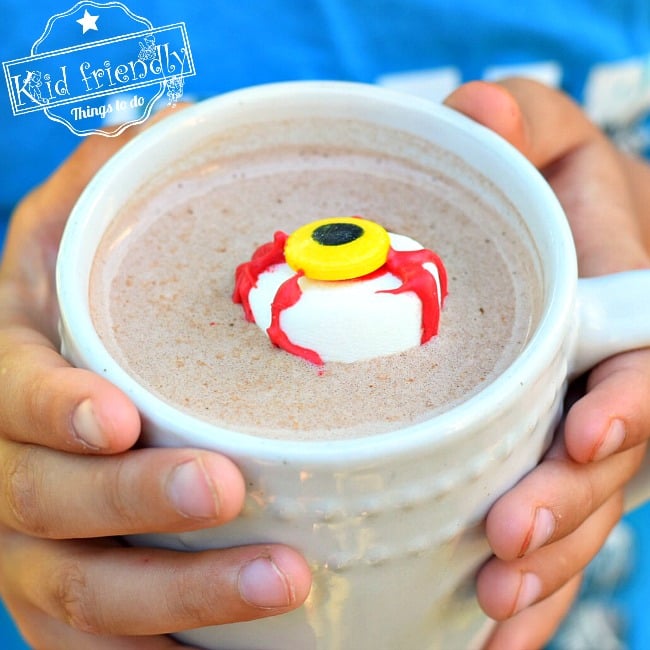 You are currently viewing Spooky Marshmallow Eyeballs for a Kid’s Halloween Fun Hot Chocolate Treat