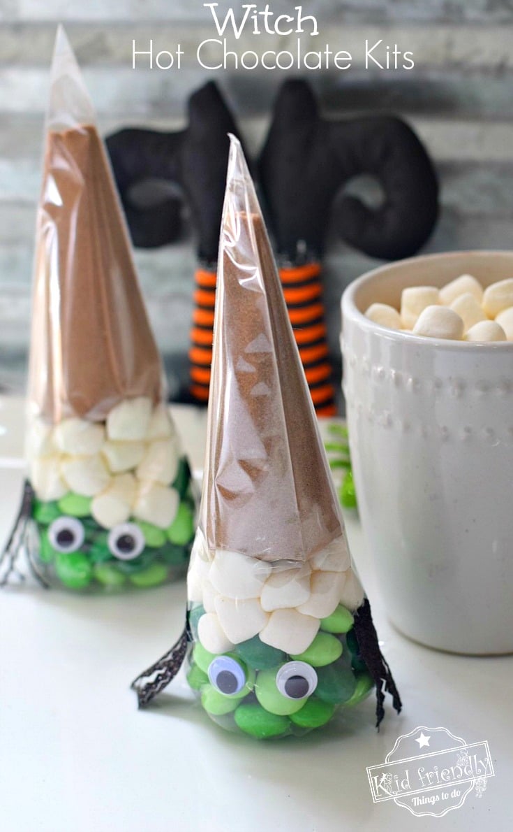 Fun and Easy Witch Hot Chocolate Kit Idea for a Kid's Halloween Party - So cute! perfect for fall school party fun food idea or treat at home with the kids - www.kidfriendlythingstodo.com