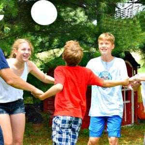 summer outdoor balloon game