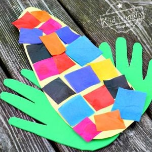Read more about the article Easy and Sweet Handprint Indian Corn Craft for Kids to Make