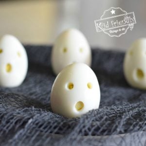 Ghost Hardboiled Eggs for a Healthy Halloween Kid's Breakfast Treat - This is so easy to make and fun for kids - www.kidfriendlythingstodo.com