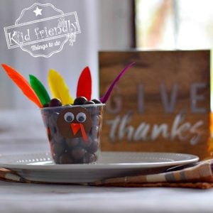 Fun Candy Turkey Treat Cups for a Thanksgiving Food Craft