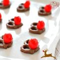 These Chocolate Pretzel Rudolph Noses for a Fun Christmas Food Craft Treat - perfect for holiday parties and kids - www.kidfriendlythingstodo.com
